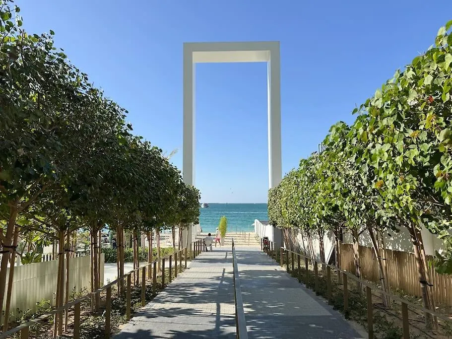 Aura Luxury - Sand Beach & Infinity Pool Dubai